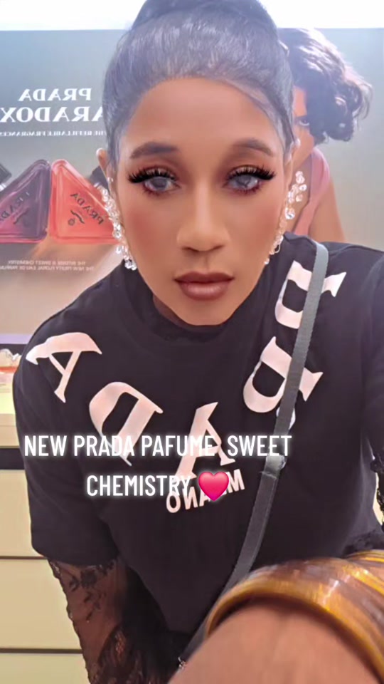 @Demi
