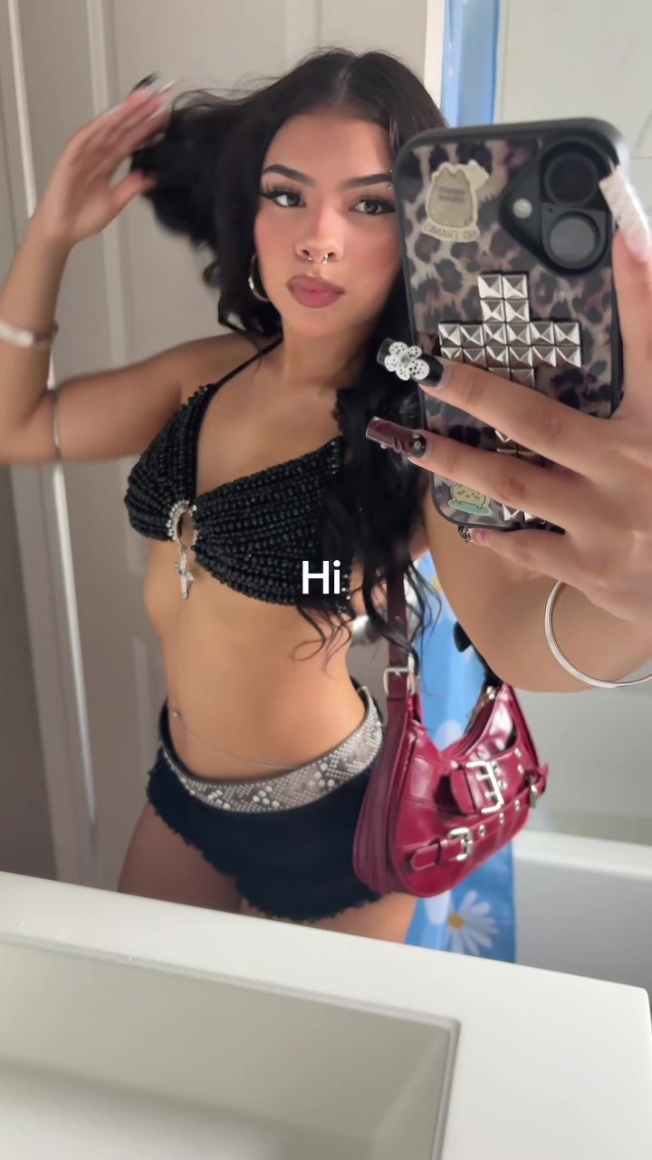@karina🖤