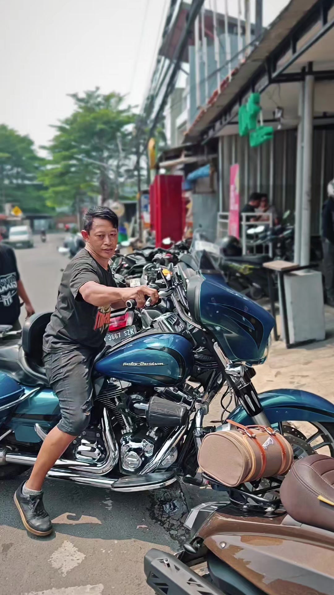 @RUMAH BAN MOTOR JAKARTA