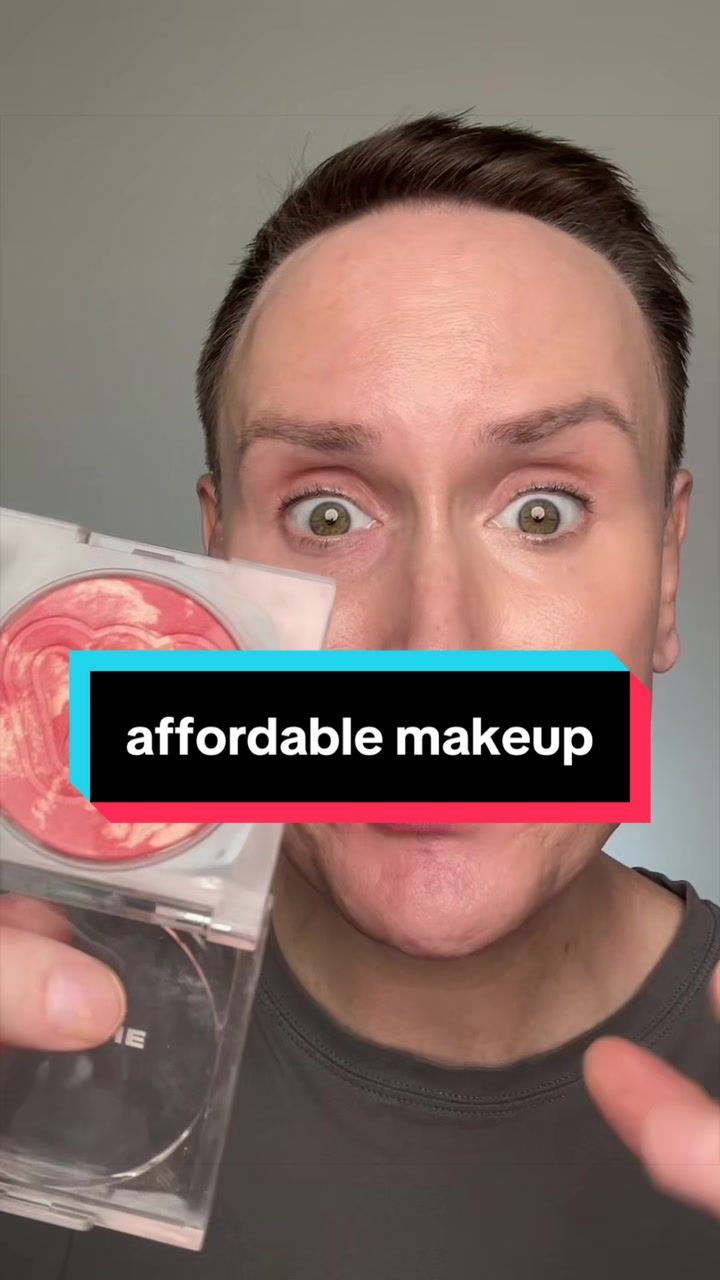 @Mister.makeupartist (Trevor)