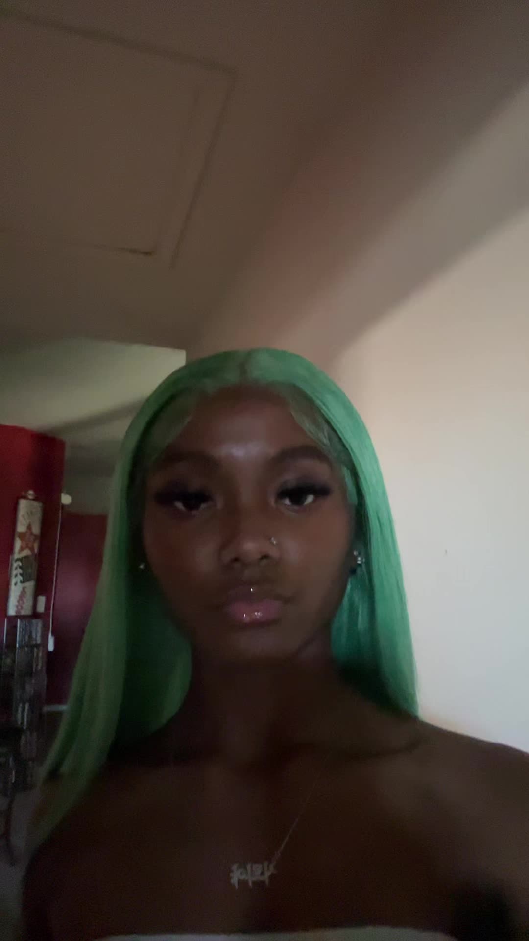 @￼