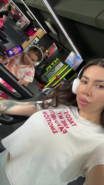 @𝐇𝐞𝐥𝐢𝐧 𝐇𝐗𝐋