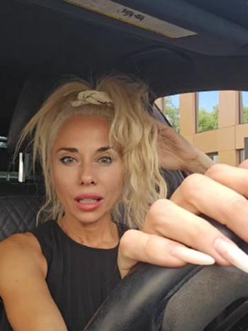 @BlondiFox