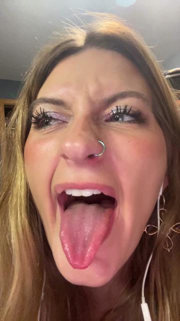 @Jewels_Ann
