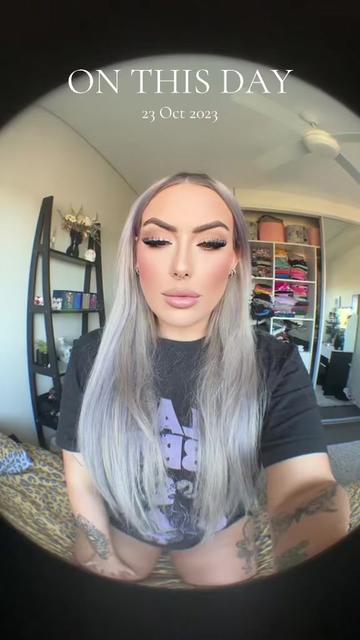@LEASHBIAN 😈