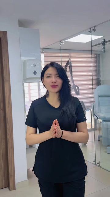 @Dra Silvia Lorena FLORES derma