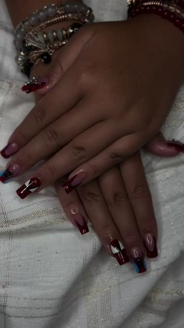 @4_urnailsonly