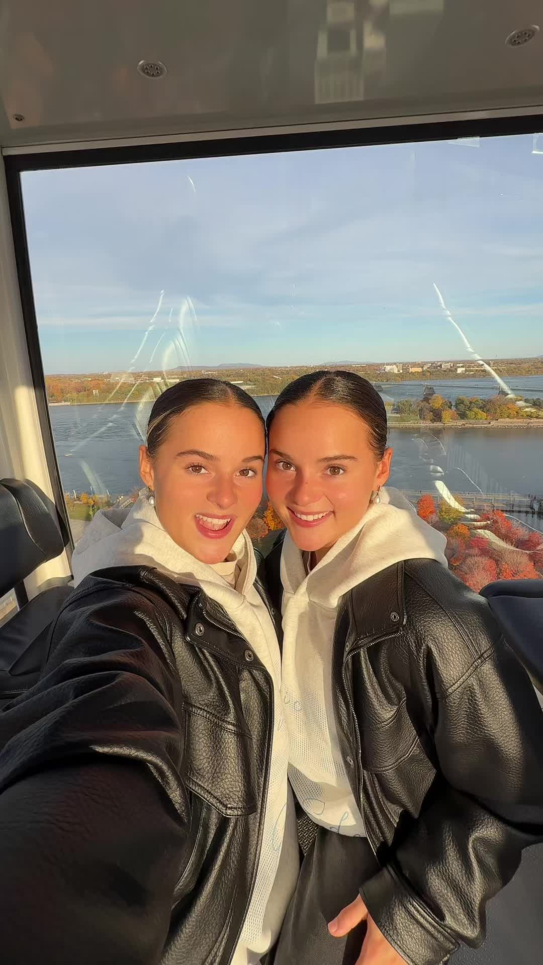 @Ma&iuml;ka & Jasmine