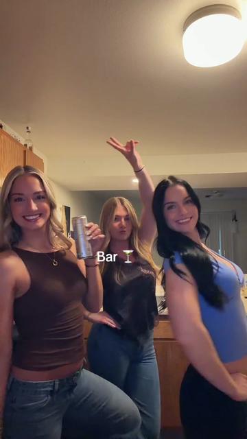 @caitlynnavery
