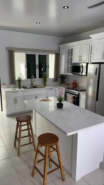 @Luxury Kitchens