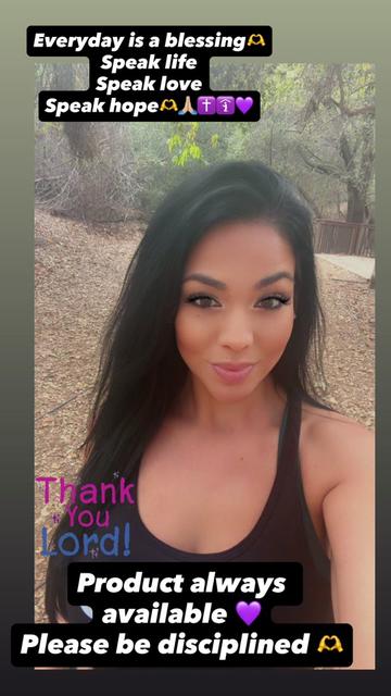 @Bella_B_