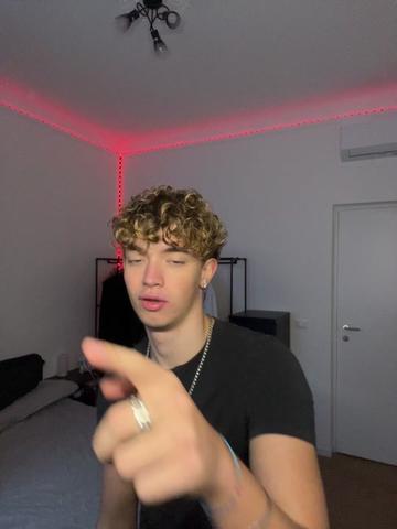 @𝓨 𝓛 𝓘 𝓐 𝓝💎
