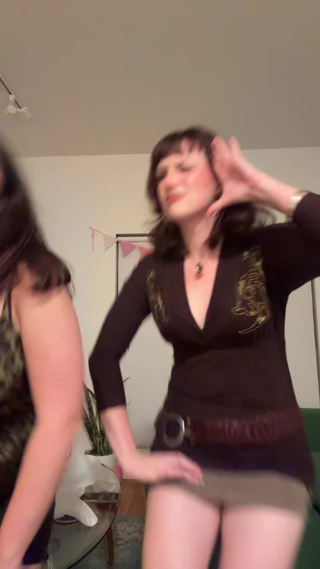 @😎