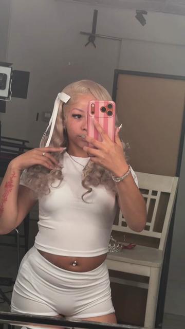 @kiaraaa