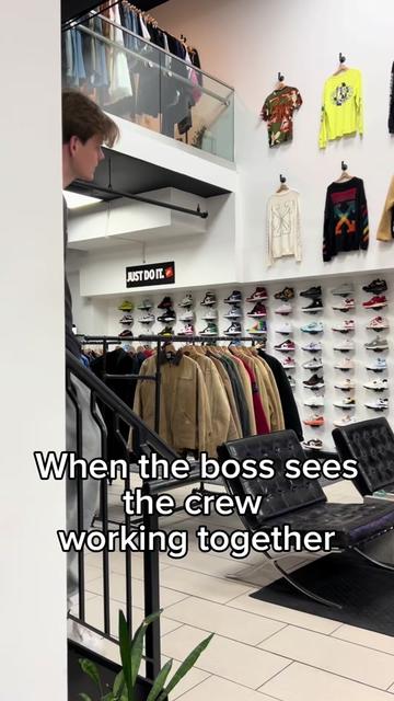 @Vintage Meets Hype