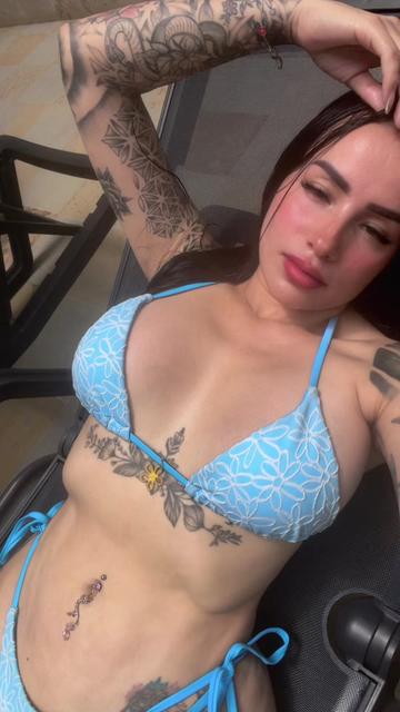 @Alexandra Santafe 👑te sigue