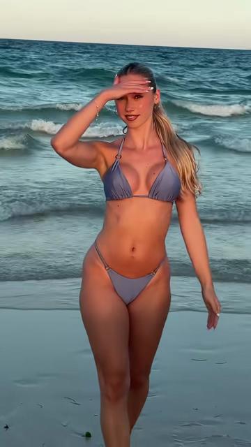 @HotBeachLadies