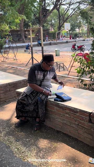 @Toko Sarung Donggala