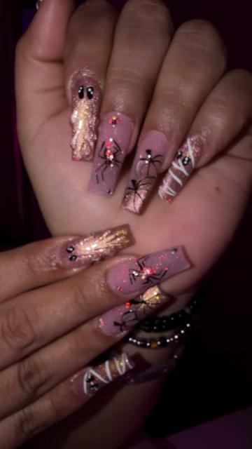 @Vanesnail Creations