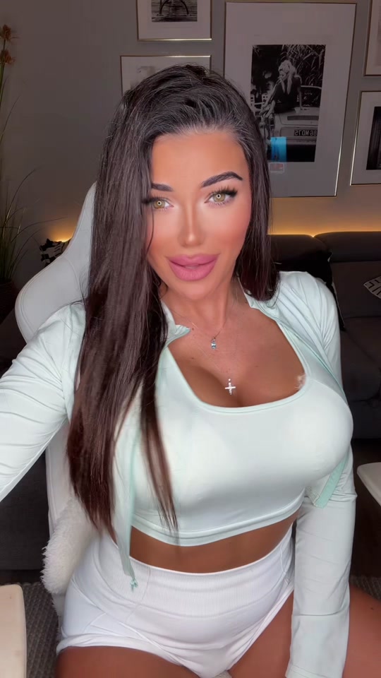 @Valentina