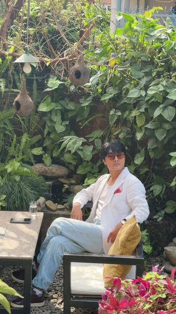 @👑Chris Gurung👑