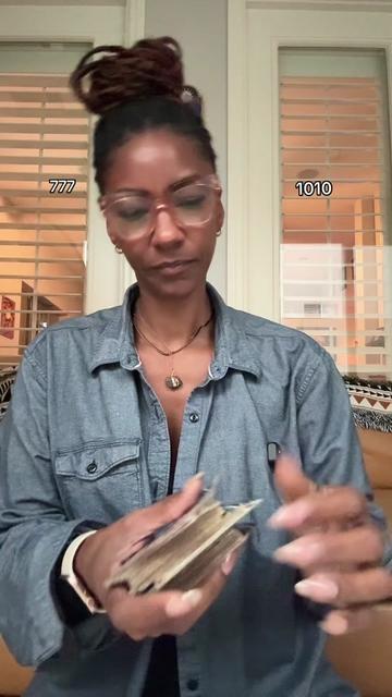 @Nacia (Emperor Queen Tarot)