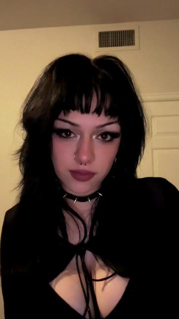@𝔅𝔲𝔱𝔱𝔢𝔯𝔣𝔩𝔶🖤🩸