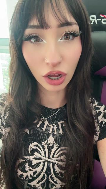 @Foxxi