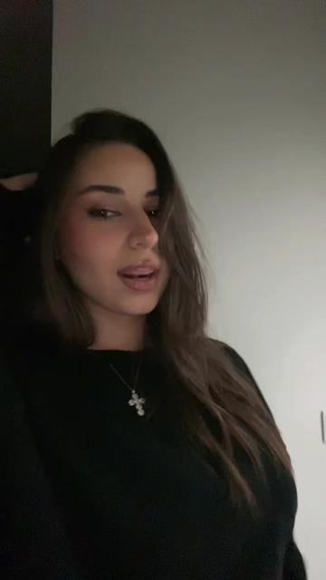 @𝑽𝒂𝒏𝒆𝒔𝒔𝒂🇦🇱