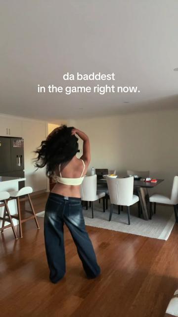 @TH💋NIA
