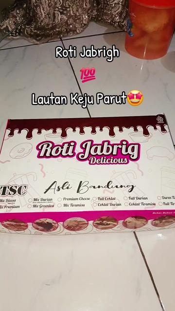 @makeupbymaulana
