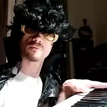 @Weird Paul