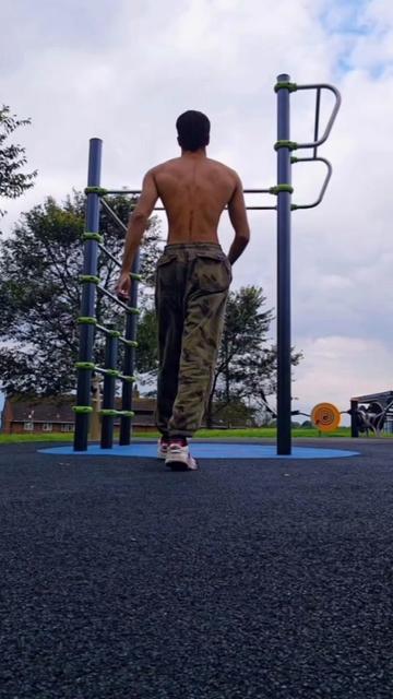 @hoodedcalisthenics