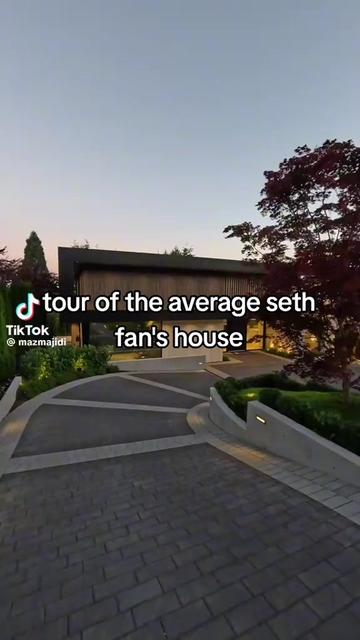 @☥