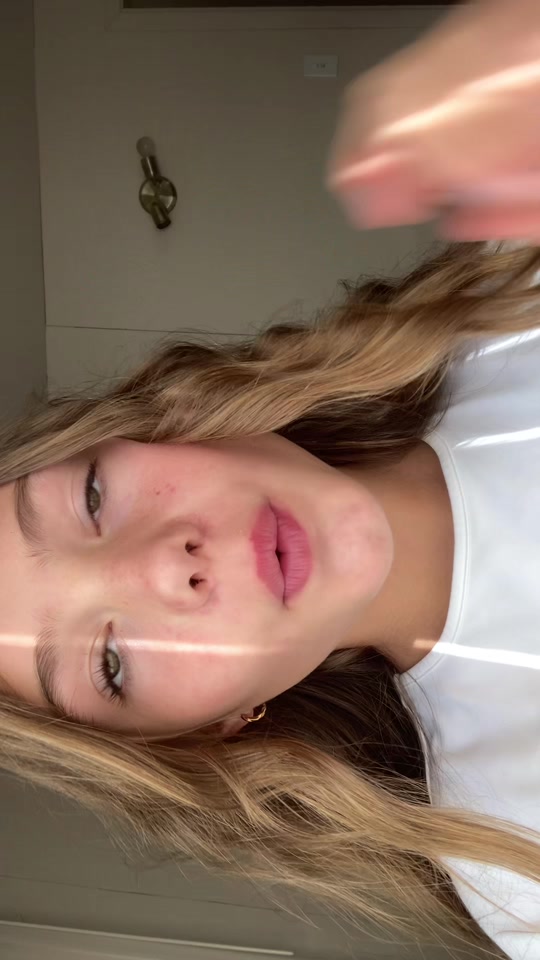 @L&eacute;na