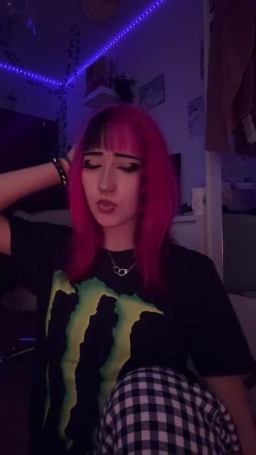 @ᵐⁱᵃ🦇