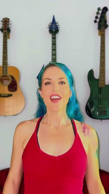 @Alissa White-Gluz