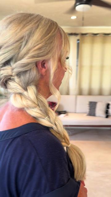 @Hayli Moore | Hairstylist