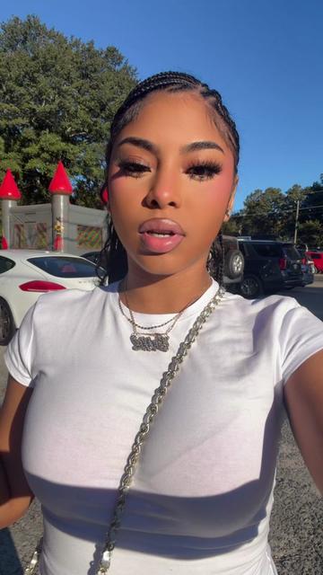 @leilamiraclee