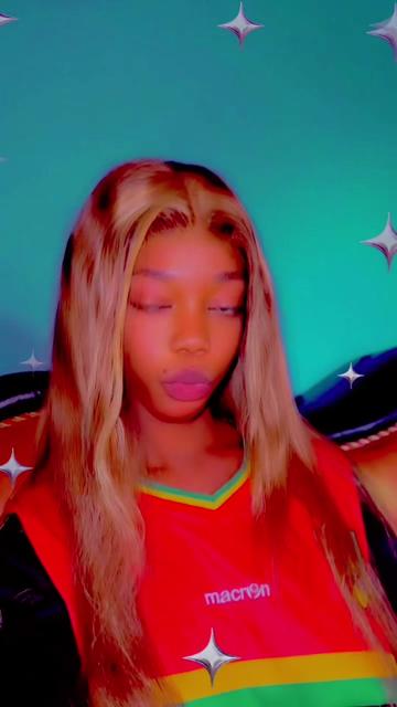 @Bébé Hadja 🦋🍫❤️