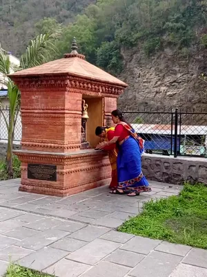 @कमला खड्का