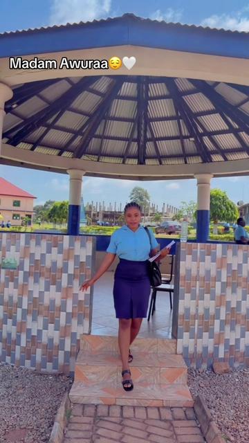 @Madam Bronii🤭🤍💎👩🏫🌎