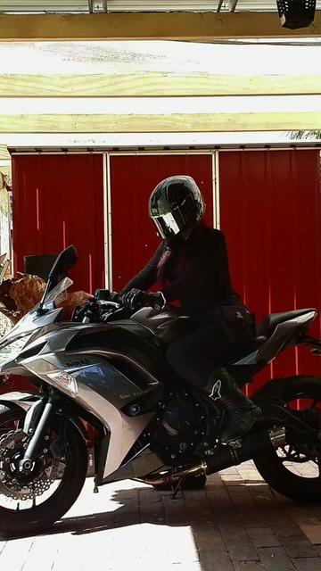 @Aussie_lady_rider 🏍 ♓️