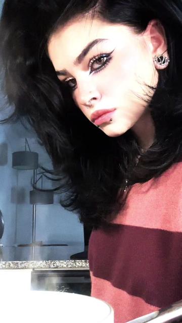 @bella