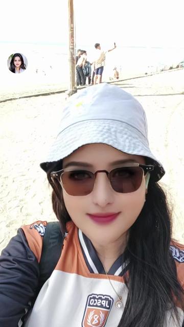 @CHRISTI TARA