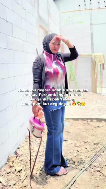 @Tania_
