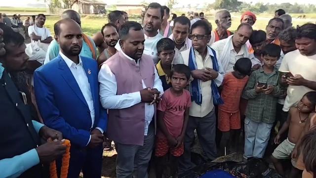 @Sujit Mahara975