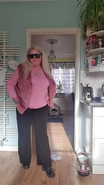 @Katty 59 plus size🤣