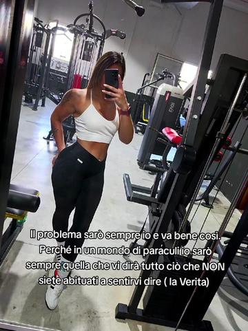 @Debora Fava 🖤♓🐺