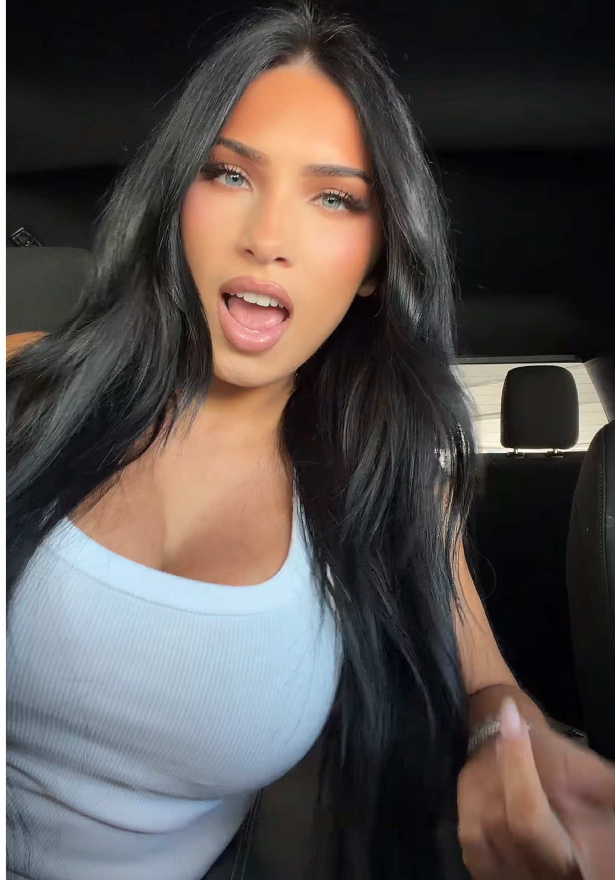 @Elle B